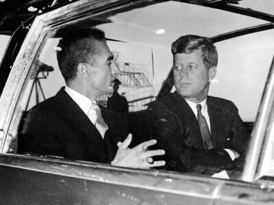 رحلة العداء بين أميركا وإيران(1): من الشاه إلى الخميني